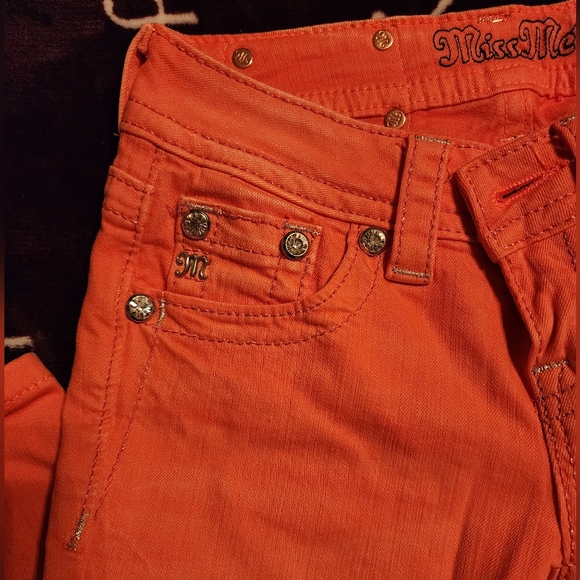 Miss Me Coral Pink Rhinestone Embellished Capri / Mid Rise Jeans 24 - Picture 5 of 9